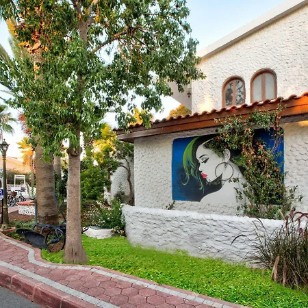 Merit Royal Gardens & Casino Szálloda Famaguszta