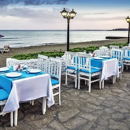 Merit Royal Gardens & Casino