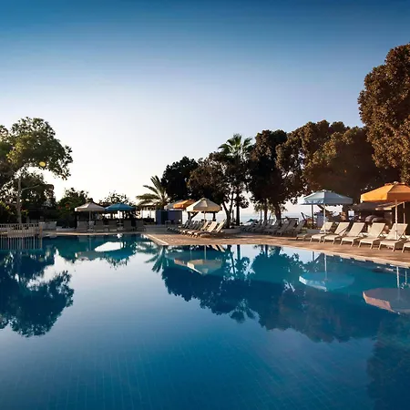 Otel Merit Royal Gardens & Casino