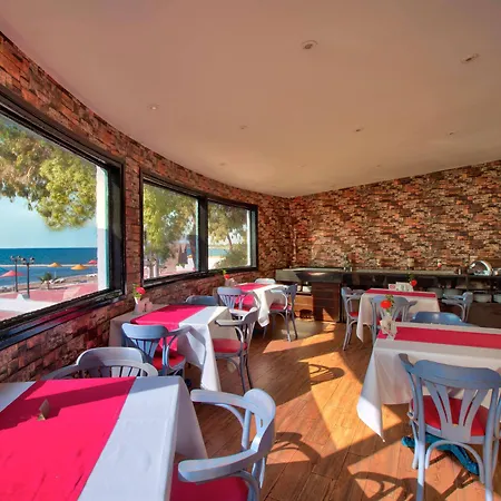 Merit Royal Gardens & Casino Otel