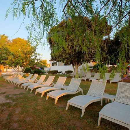 Otel Merit Royal Gardens & Casino