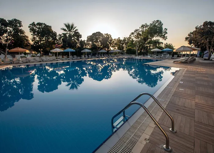 Merit Royal Gardens & Casino 5*